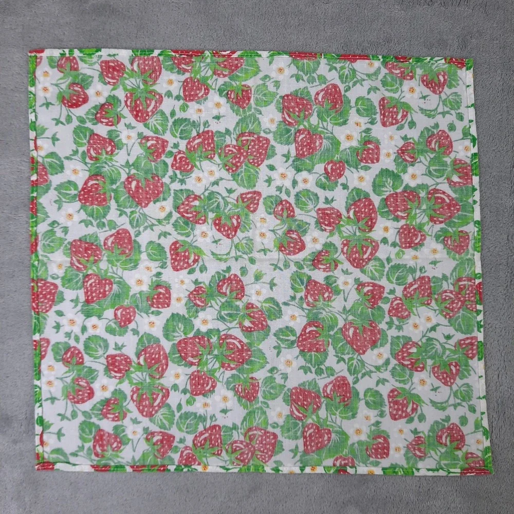 VTG Handmade Cloth Napkins Strawberry Flowers Cotton Set of 4 Cottagecore 13x12